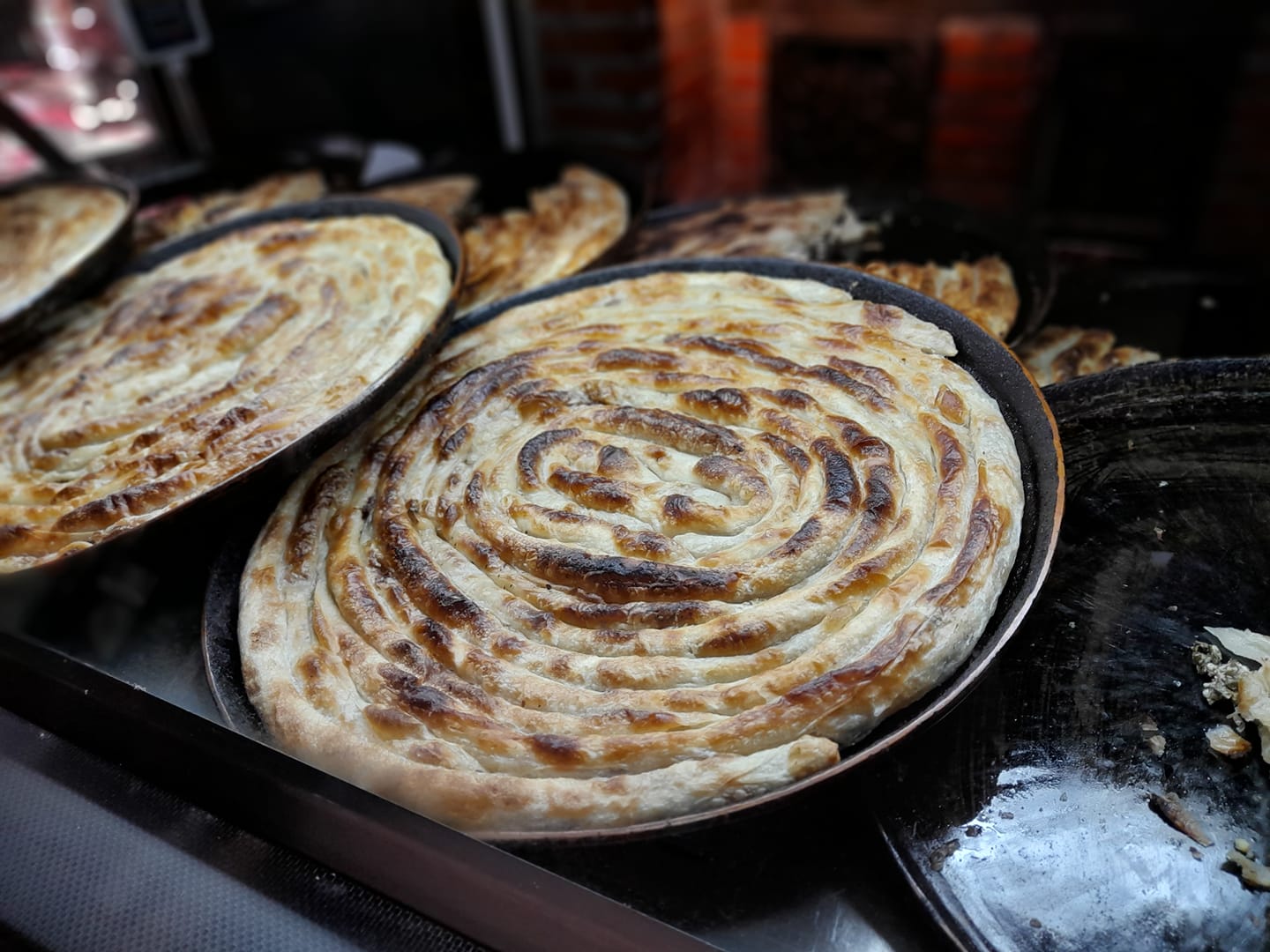 Pite pod sačem Front